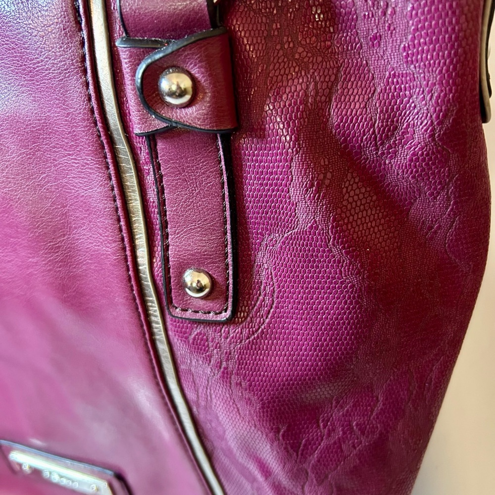 Vintage Relic Shoulder Bag ~ Eggplant/Silver - Picture 8 of 13